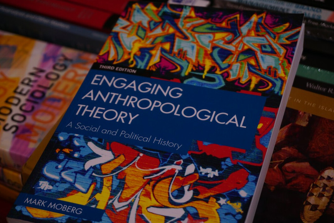 books on conspiracy theories